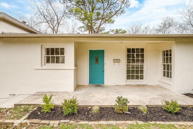 Photo - Fully Remodeled 3 Bed, 2 Bath Home in River Oaks w/ Basement- 76114