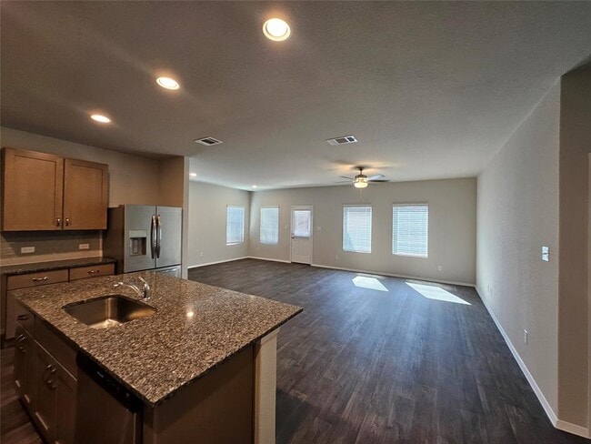 Photo - 600 Hickory Bend Trl