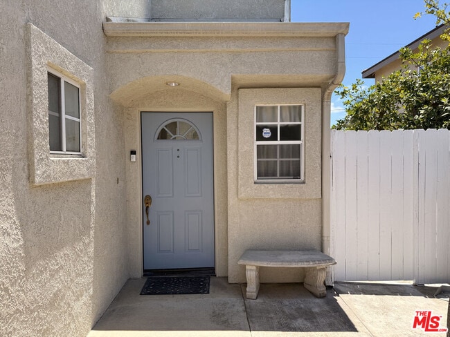 Photo - 11536 Edinger Ave