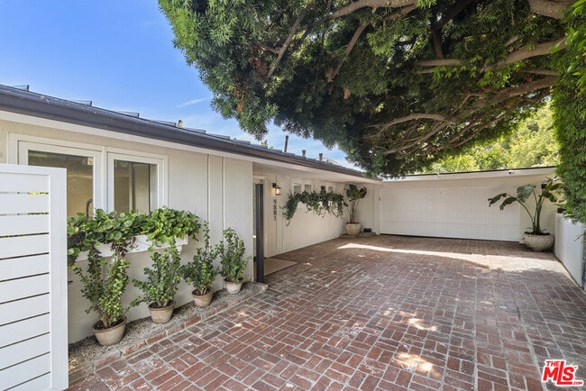 Photo - 9881 Beverly Grove Dr