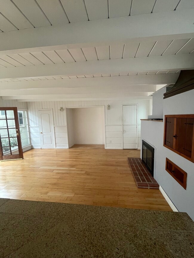 1415 Bonnie Brae St Unidad C