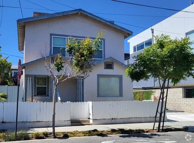 Building Photo - 803 Navy St Rental