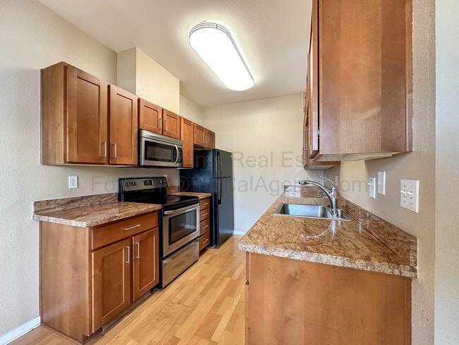 Photo - 13 Schooner Ct