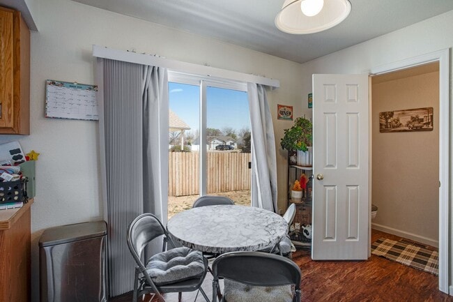 Photo - Adorable 2 bedroom townhome with garage!