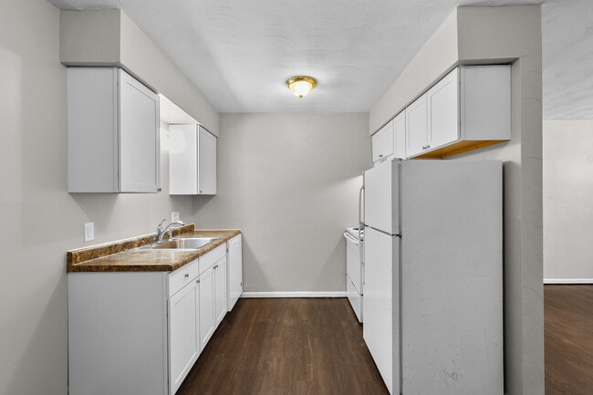 Brookewood South Apartments - Brookewood South Apartments