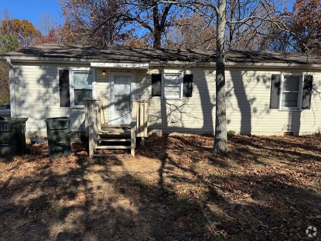 Building Photo - 3 bed 2 bath in Toney AL Rental