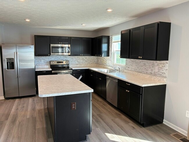 Photo - 1550 Knights Way
