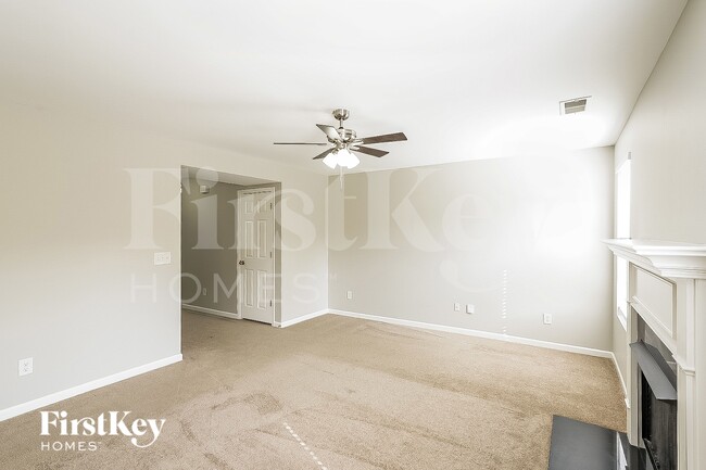 Photo - 1692 Comanche Run