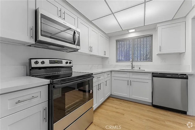 Building Photo - 1015 N Michillinda Ave Unit 114 Rental