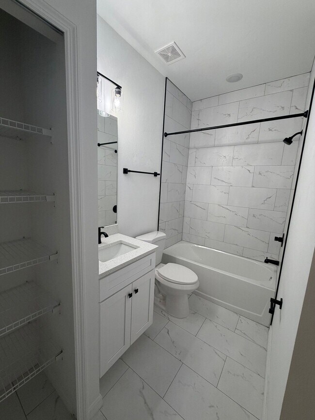 Photo - 1145 Edgerton Ave