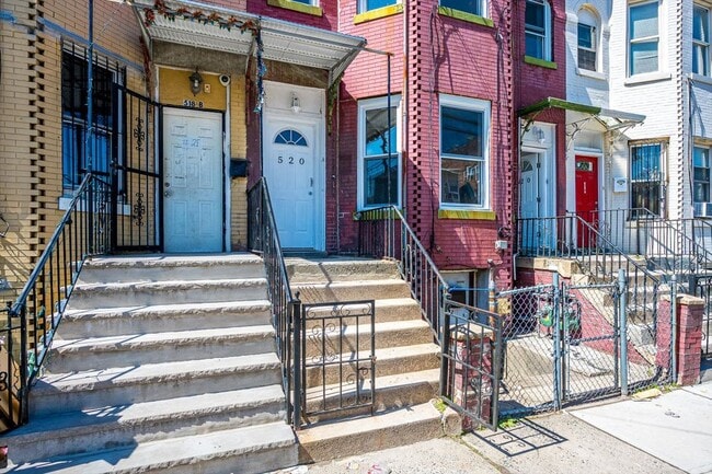 Photo - 520 E Jersey St