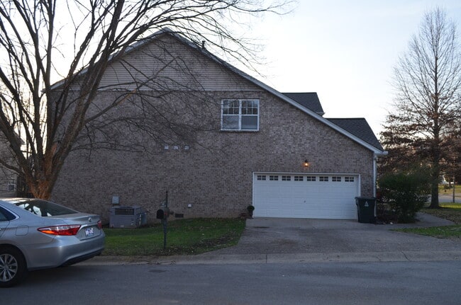 1401 Peppermint Ln