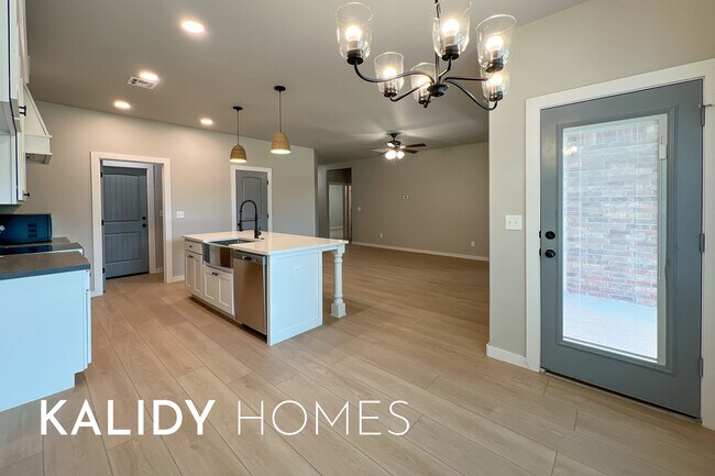 Photo - 12512 SW 12th St