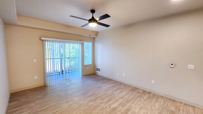 1x1: D-201 Sala de estar - The Vicara Apartments & Townhomes