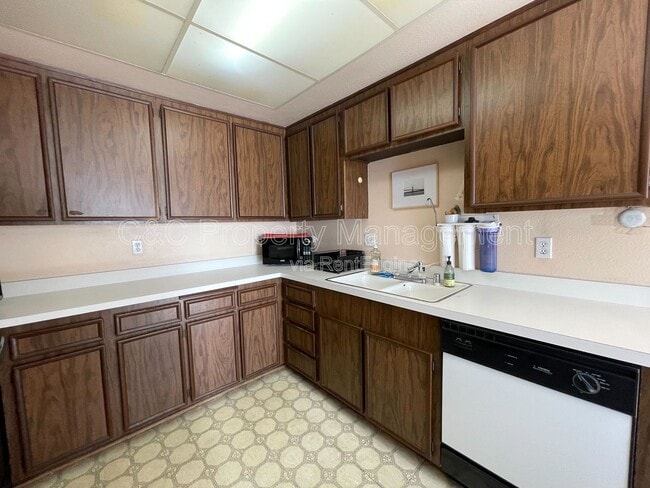 Photo - 294 Chambers St Unidad 52