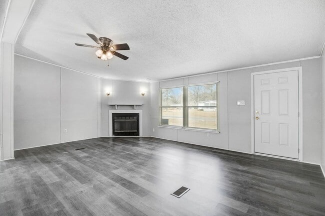 Photo - SPACIOUS 3 BR | 2 BA Manufactured Home in Pikeville