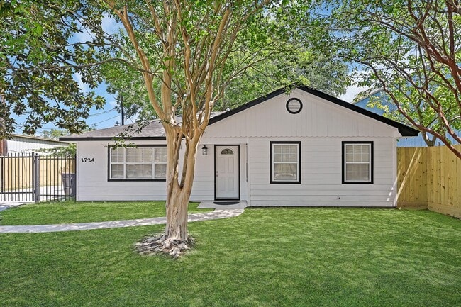 Building Photo - 1724 Elmview Dr Rental