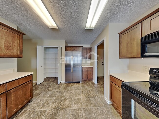 717 Hickory Pine Dr