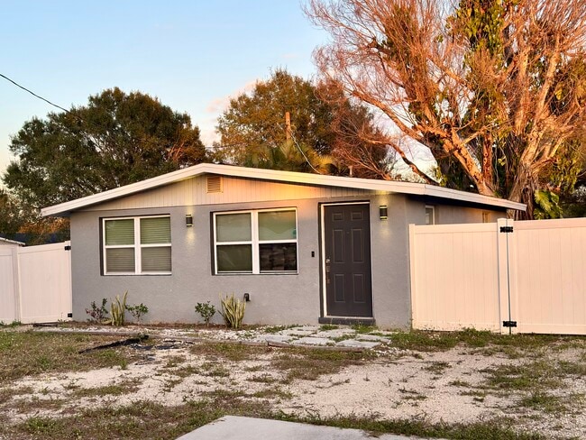 Building Photo - 1415 Diego St