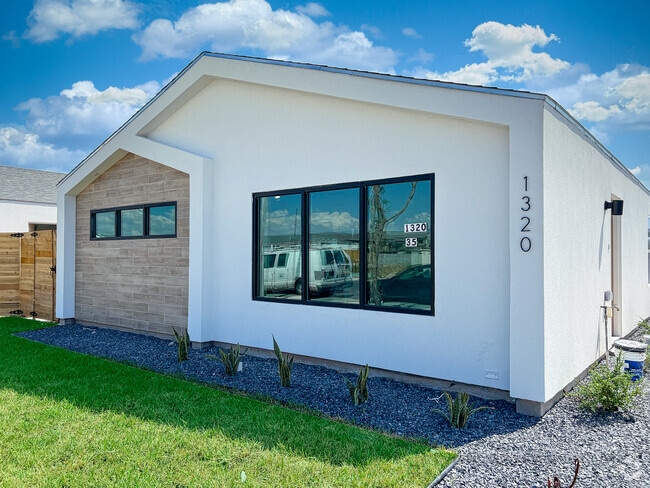 Building Photo - 2709 Woodpecker Rd Unit 105 Rental