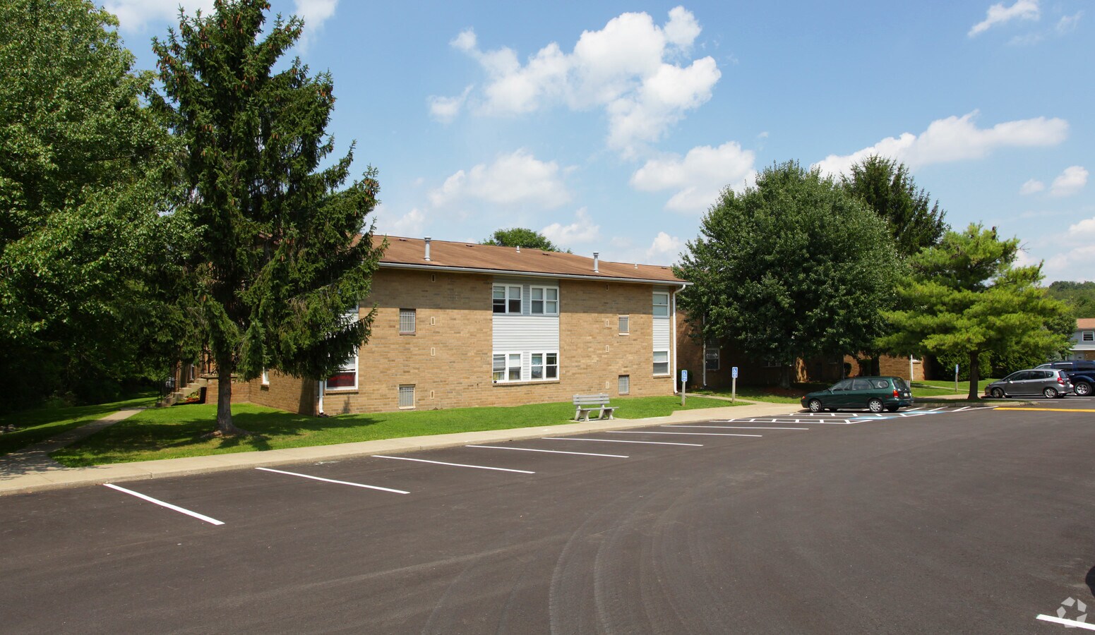 Photo - Huntingdon Village Apartments