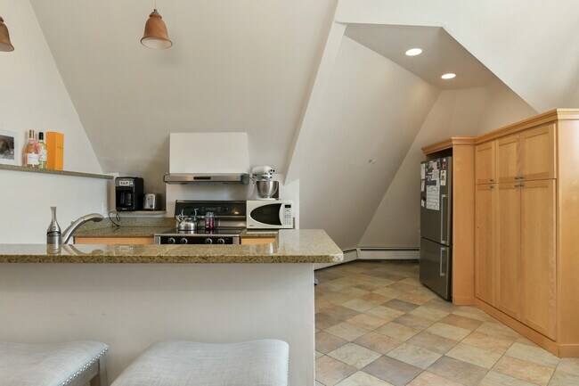 Photo - 1774 Beacon St Unit 6