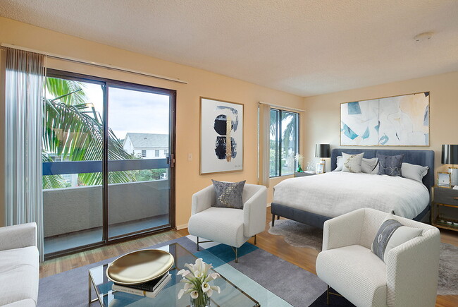 Photo - Regency Palm Court