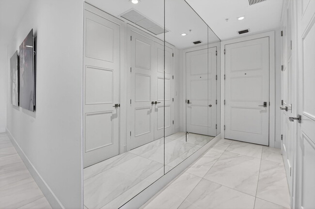 Building Photo - 155 E Boca Raton Rd Unit 1201