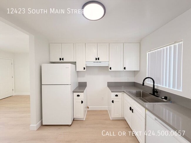 Photo - 12423 Main St Unit 4