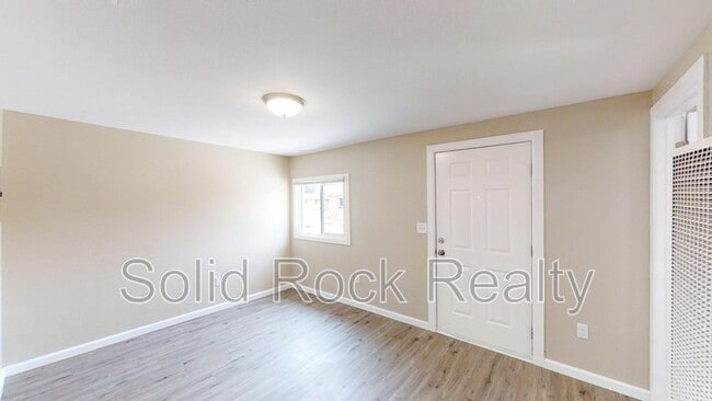 Photo - 2413 E St Vrain St Unidad 102