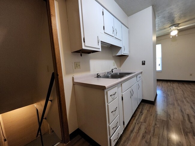 Photo - 1676 Colonial Dr