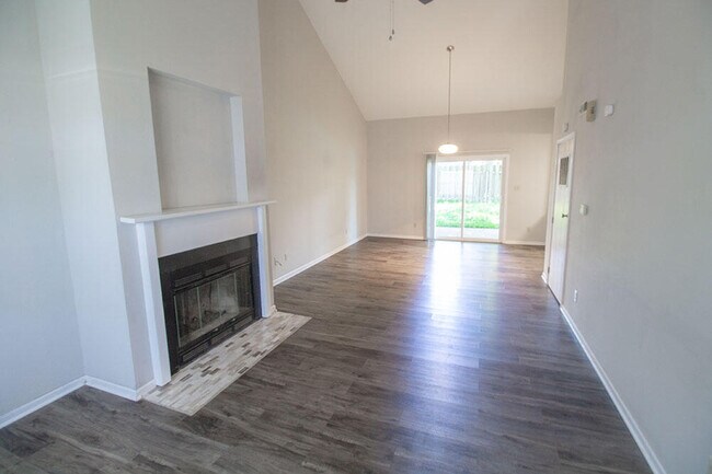 Photo - 3510 Forum Blvd