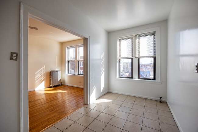 Photo - 2704 N Sawyer Ave