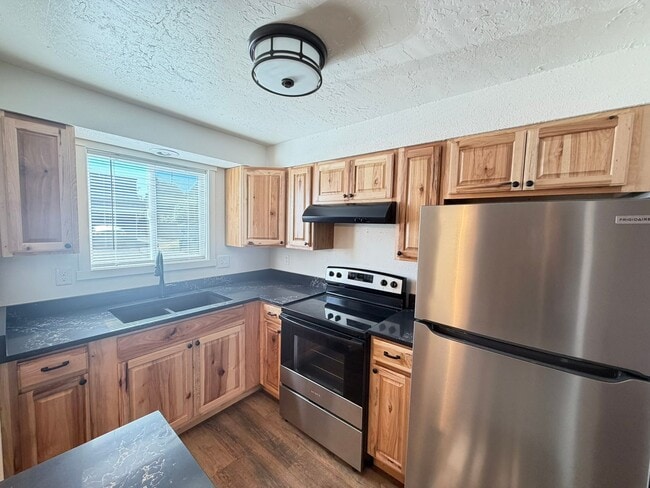 Photo - 2 Bedroom Town House!