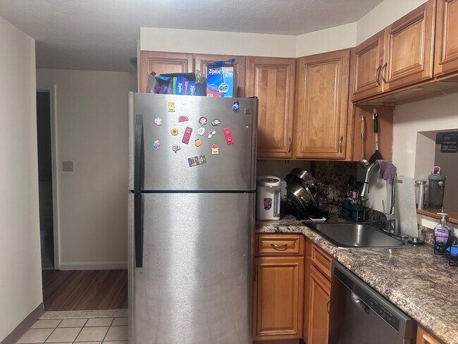 Building Photo - 1 Maude St Unit #3