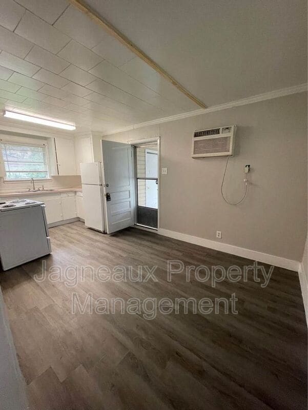 Photo - 1205 Sunset Dr