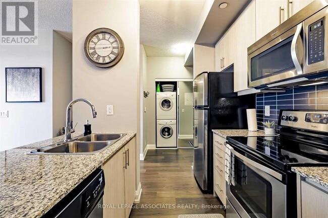 Photo - 85 The Donway W Unit 601