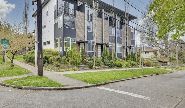 Photo - 1155 NE 55th St Townhome