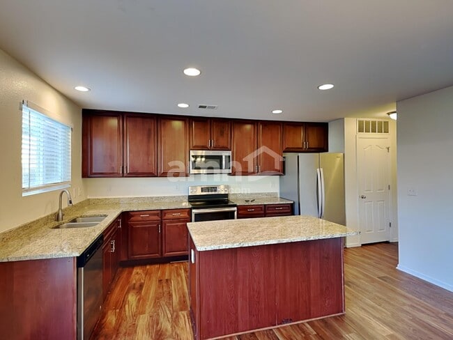 Photo - 5366 N Laredo St