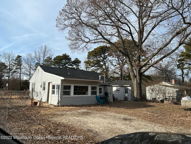 Building Photo - 511 Holly Village Ln