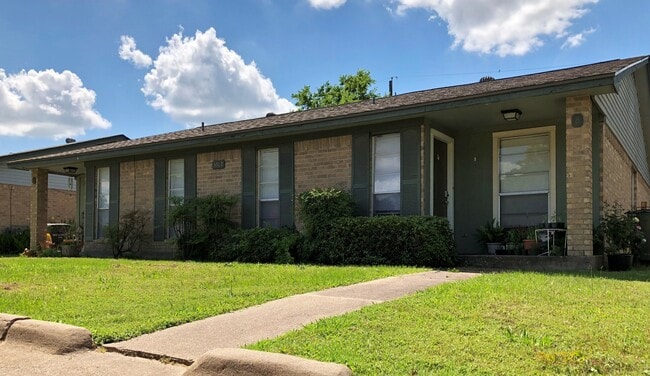 Building Photo - 3507CU Unit 3507 A Curtis