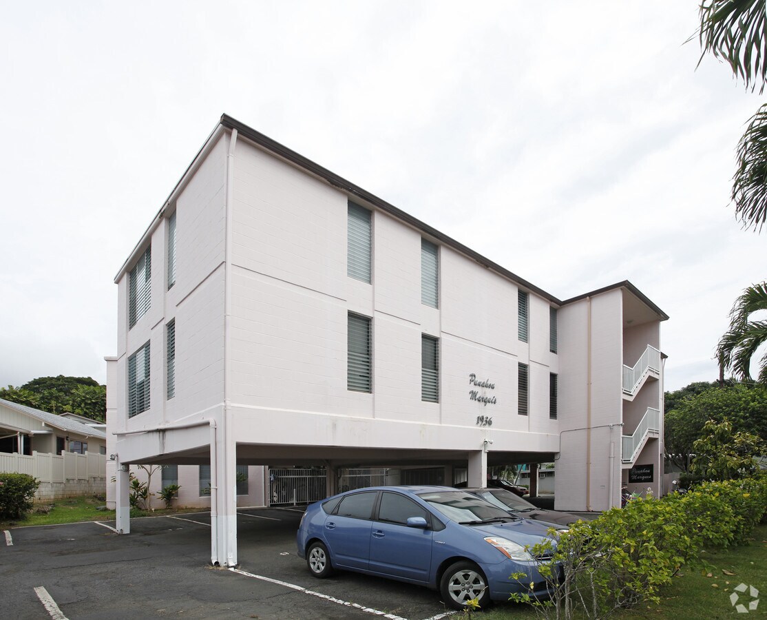 Photo - Punahou Marquis