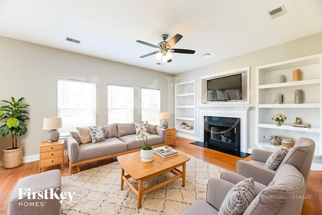 Photo - 337 Lakewind Dr