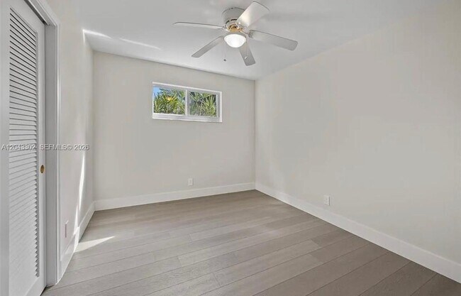 Photo - 5300 Adams St