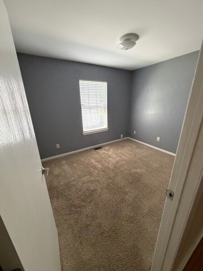 Photo - 3022 N Kenwood Ave