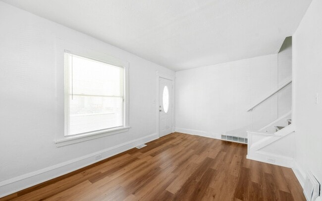 Photo - 2048 W 105th St