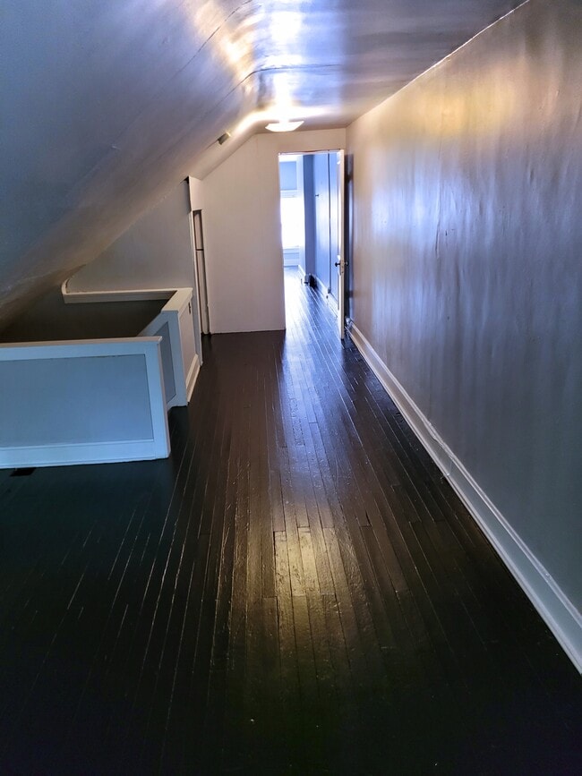 Building Photo - 352 E 20th Ave Unit 352.5 E 20th Avenue