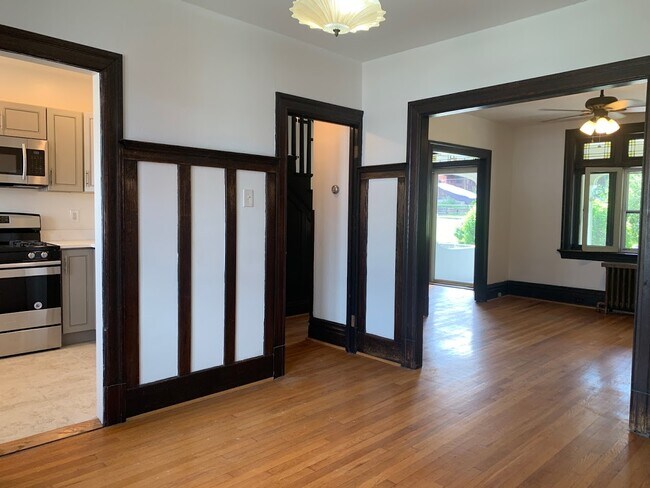 Photo - 1672 Jancey St