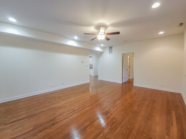 Photo - 1819 W Leland Ave Unit 3