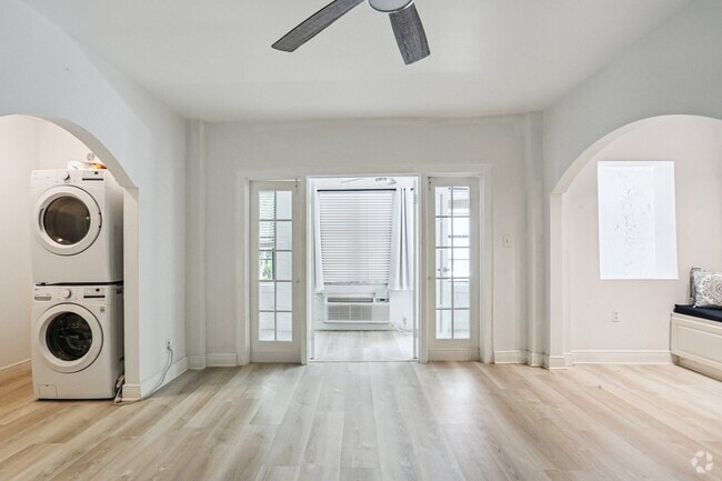 Building Photo - 934 Michigan Ave Unit 108 Rental